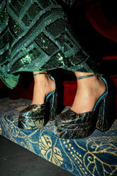 AZALEA WANG ZIPPHORA BLUE BROCADE CHUNKY PUMP