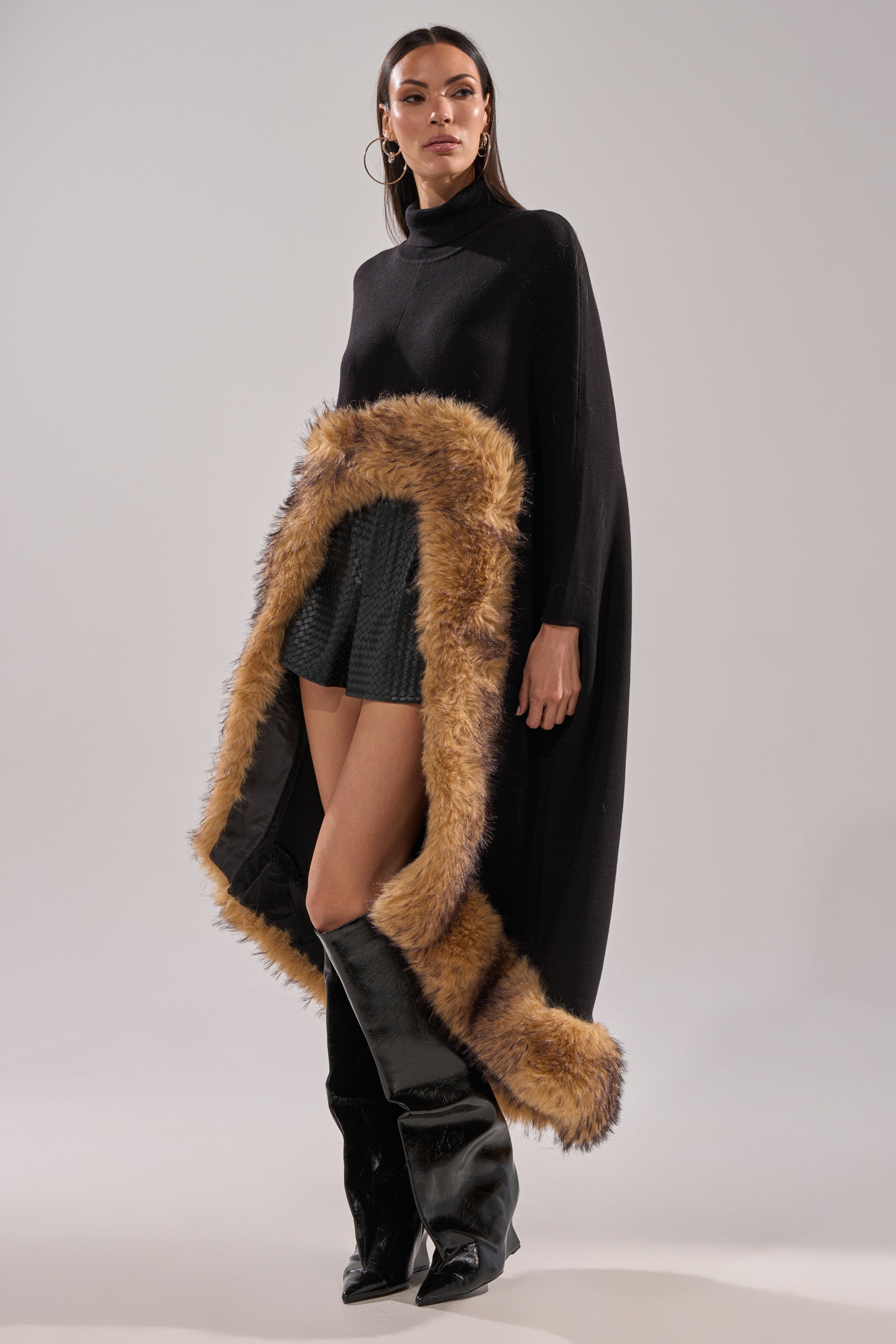 RICH SWEATER WITH FUR TRIM