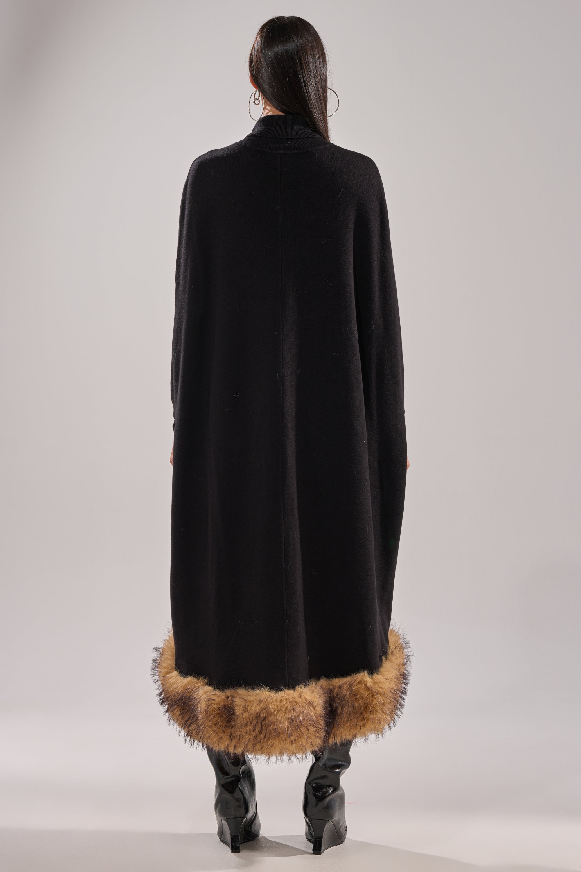 RICH SWEATER WITH FUR TRIM