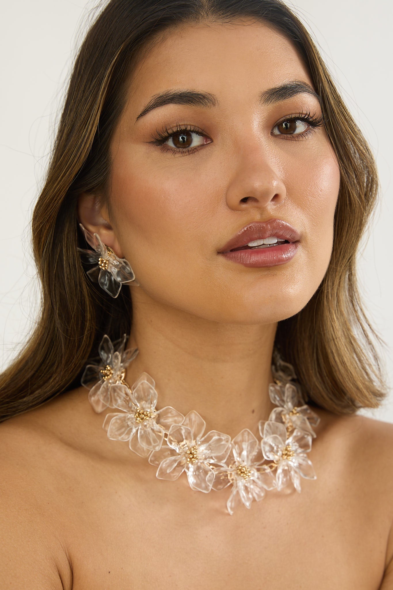 Mendoza Acrylic Floral Necklace Clear